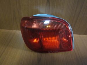 Φανάρι Πίσω Αριστερό με Ντουί Toyota Yaris 2004-2006 / c2